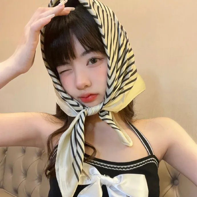「再见」中的女人